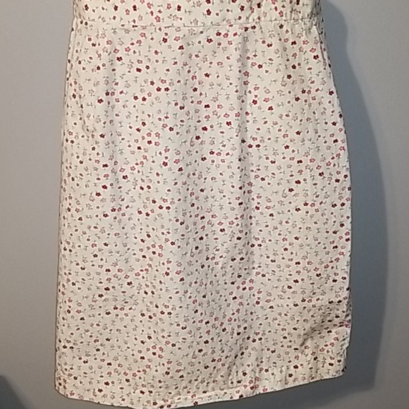 <VICTORIA HOLLEY> White/Pink/Maroon Floral Skirt - Picture 11 of 14